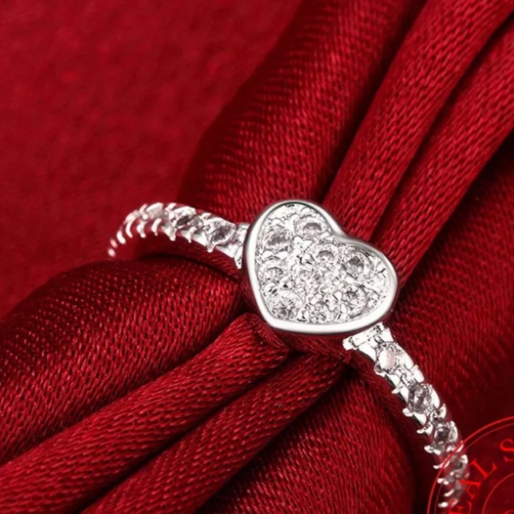 VINTAGE 925 STERLING SILVER DIAMOND HEART RING